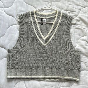 Grey/white sweater - H&M - size M
